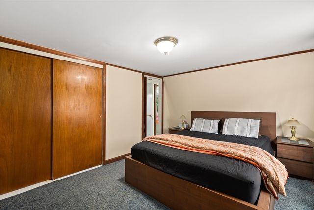 26 Hartford Ave N, Upton, MA 01568