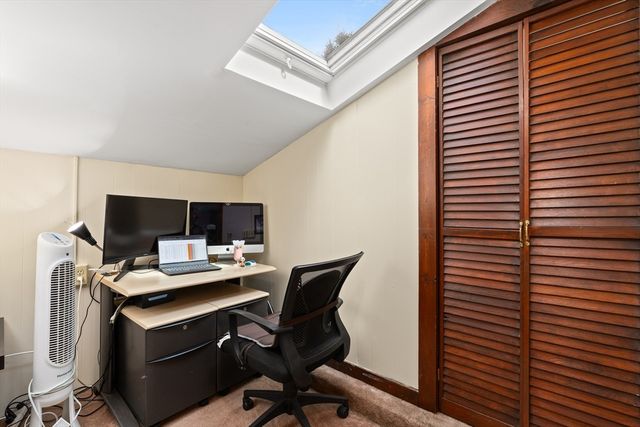 26 Hartford Ave N, Upton, MA 01568