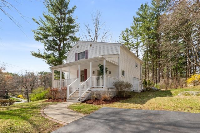 26 Hartford Ave N, Upton, MA 01568