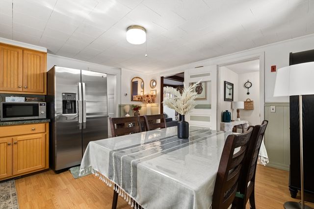 26 Hartford Ave N, Upton, MA 01568