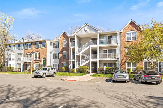 18 VERSAILLES CT, Hamilton, NJ 08619