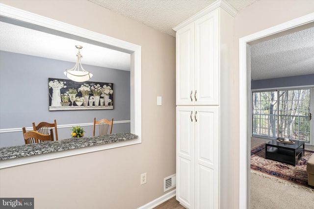 18 VERSAILLES CT, Hamilton, NJ 08619