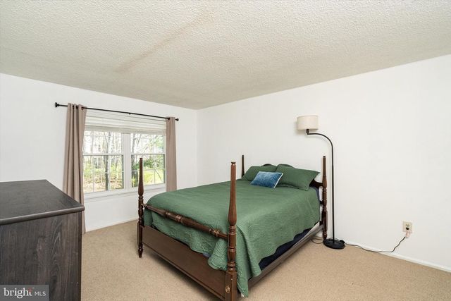 18 VERSAILLES CT, Hamilton, NJ 08619