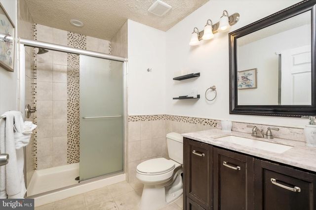 18 VERSAILLES CT, Hamilton, NJ 08619