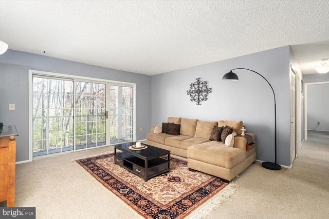 18 VERSAILLES CT, Hamilton, NJ 08619