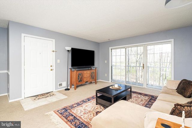 18 VERSAILLES CT, Hamilton, NJ 08619