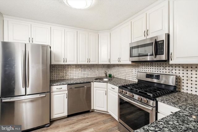 18 VERSAILLES CT, Hamilton, NJ 08619