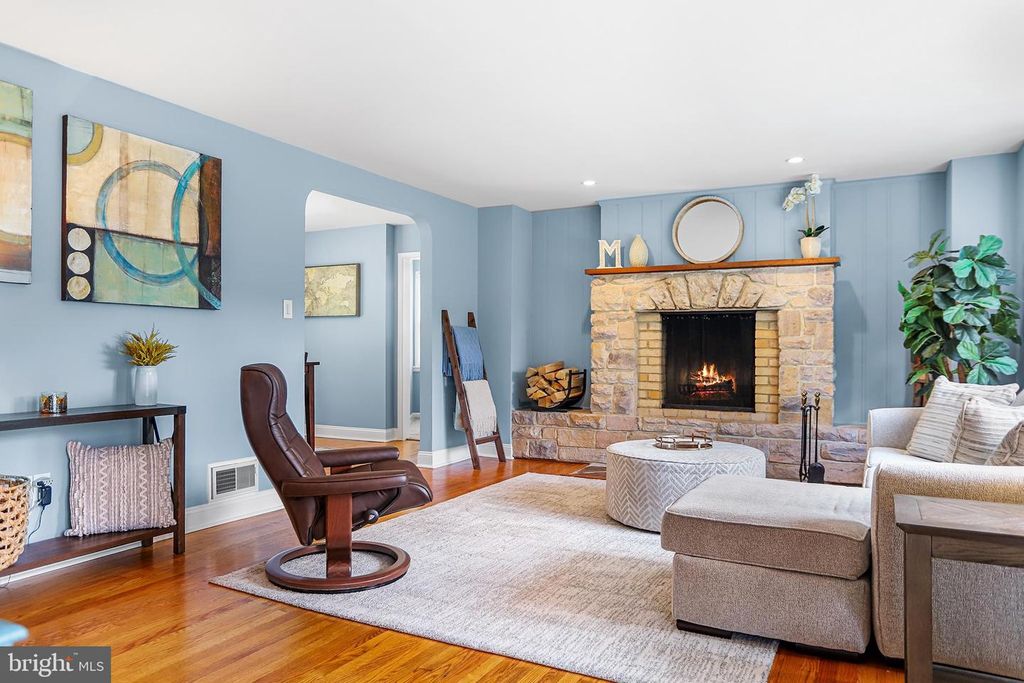10 BRYN MAWR AVE, Newtown Square, PA 19073