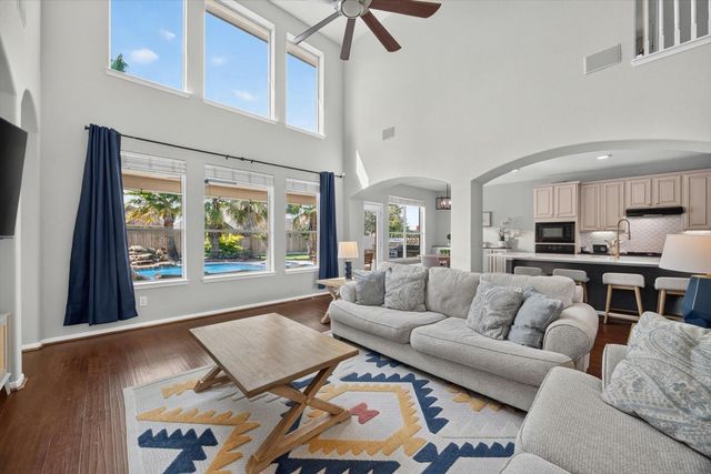 9231 Barnsford Lane, Tomball, TX 77375