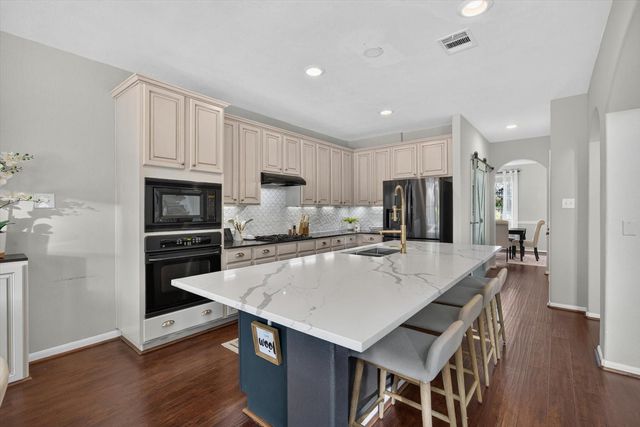 9231 Barnsford Lane, Tomball, TX 77375