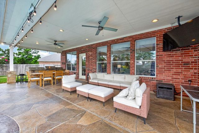 9231 Barnsford Lane, Tomball, TX 77375