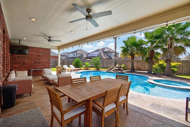 9231 Barnsford Lane, Tomball, TX 77375
