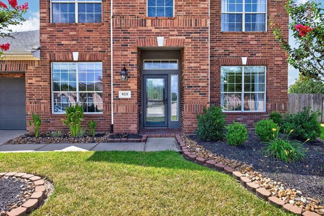 9231 Barnsford Lane, Tomball, TX 77375