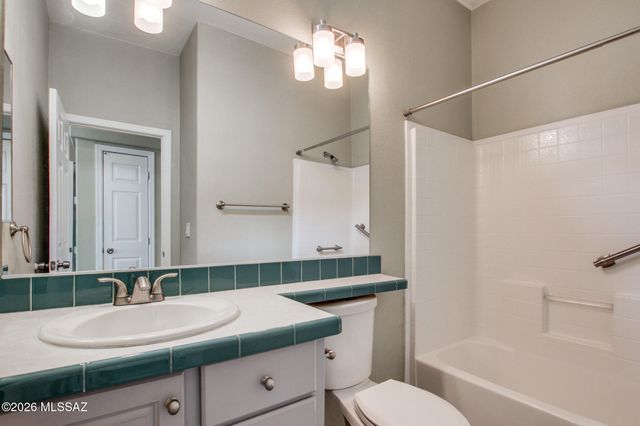1126 W Caminito Mio, Sahuarita, AZ 85629