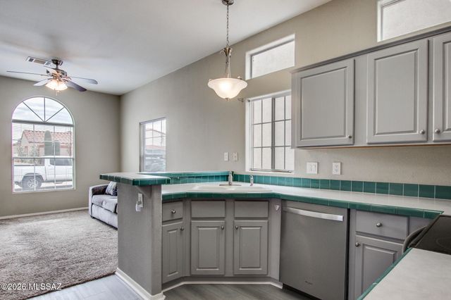 1126 W Caminito Mio, Sahuarita, AZ 85629