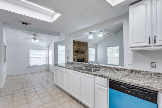 6 Tanager Court, Mansfield, TX 76063