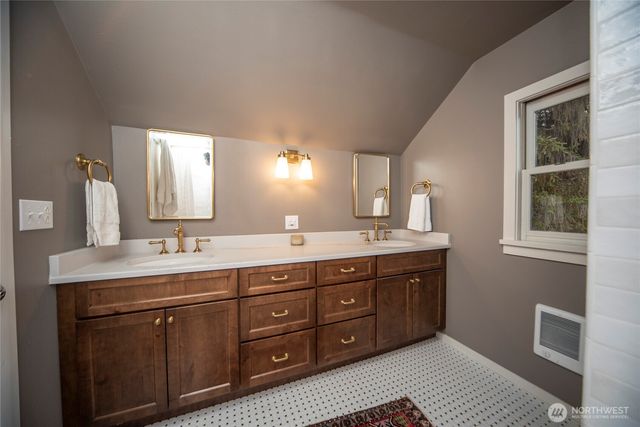 701 E 3rd Avenue, Ellensburg, WA 98926