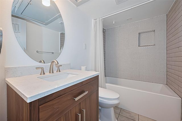 7805 Rue Saint Cyr Street 63, Houston, TX 77074