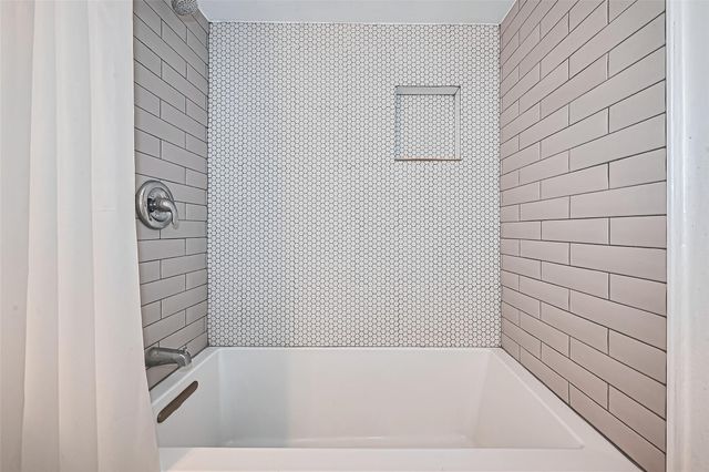 7805 Rue Saint Cyr Street 63, Houston, TX 77074