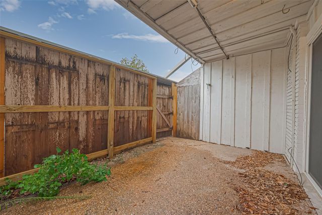7805 Rue Saint Cyr Street 63, Houston, TX 77074