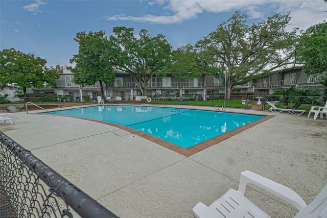7805 Rue Saint Cyr Street 63, Houston, TX 77074
