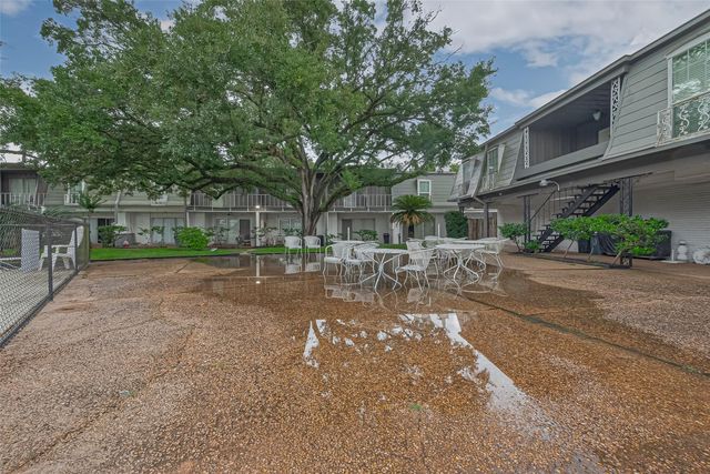 7805 Rue Saint Cyr Street 63, Houston, TX 77074