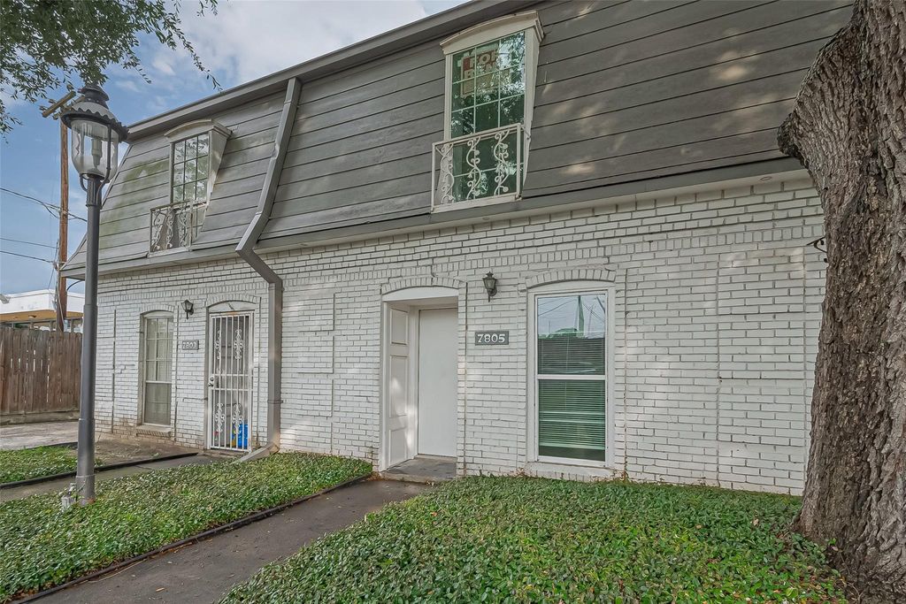7805 Rue Saint Cyr Street 63, Houston, TX 77074