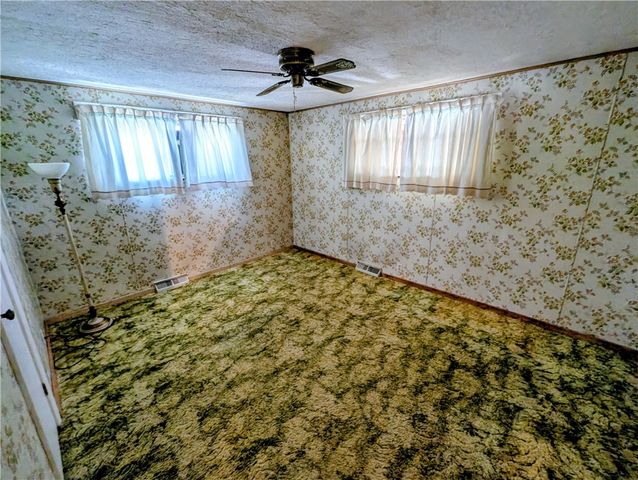 152 Victor Rd, Twp Of But Ne, PA 16001