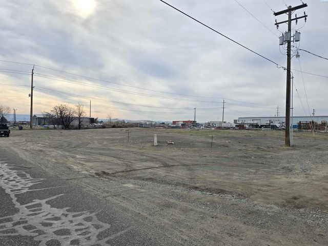 NKA S Maitland Avenue, Pasco, WA 99301