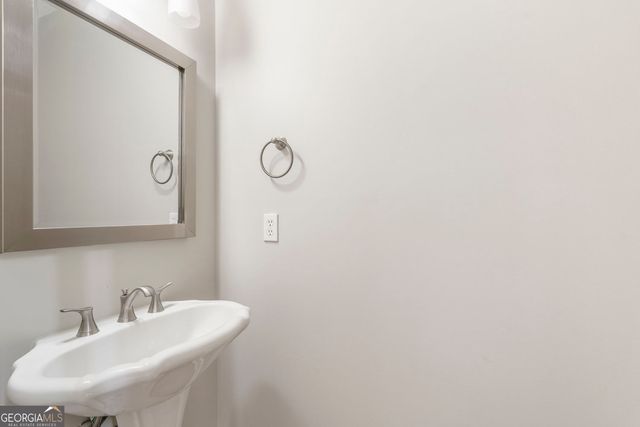 1460 Midland Way, Lawrenceville, GA 30043