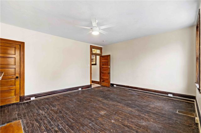 121 Hawkins, Perry Hilltop, PA 15214