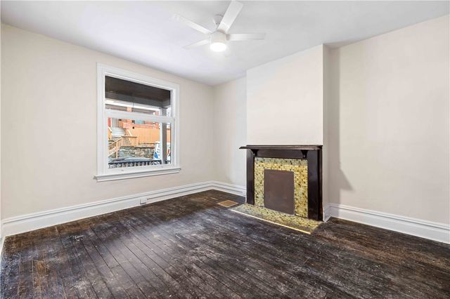 121 Hawkins, Perry Hilltop, PA 15214