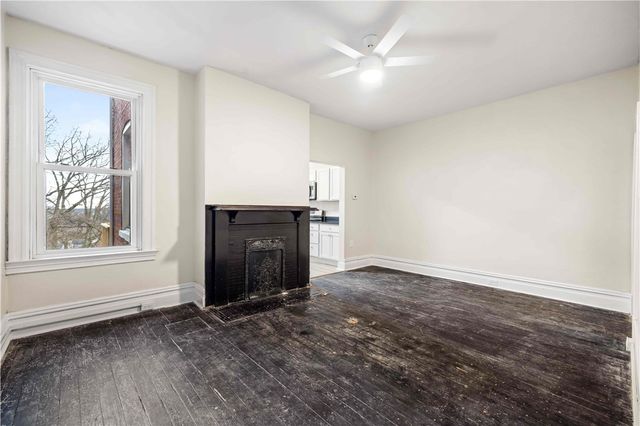 121 Hawkins, Perry Hilltop, PA 15214