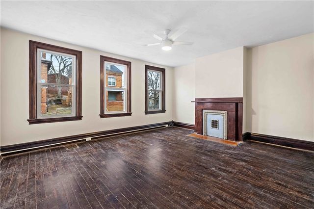 121 Hawkins, Perry Hilltop, PA 15214