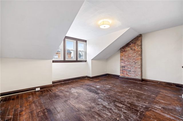 121 Hawkins, Perry Hilltop, PA 15214