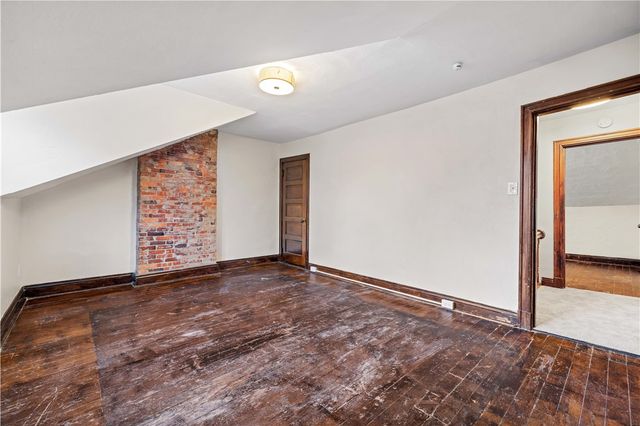 121 Hawkins, Perry Hilltop, PA 15214