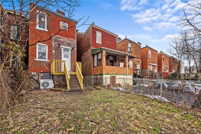 121 Hawkins, Perry Hilltop, PA 15214