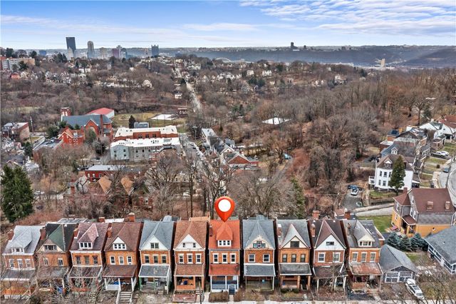 121 Hawkins, Perry Hilltop, PA 15214