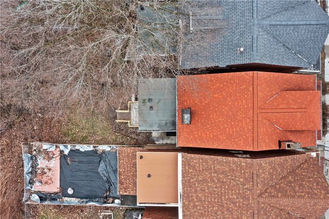 121 Hawkins, Perry Hilltop, PA 15214