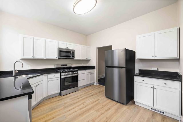 121 Hawkins, Perry Hilltop, PA 15214