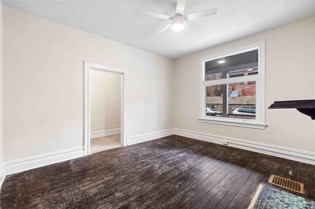 121 Hawkins, Perry Hilltop, PA 15214