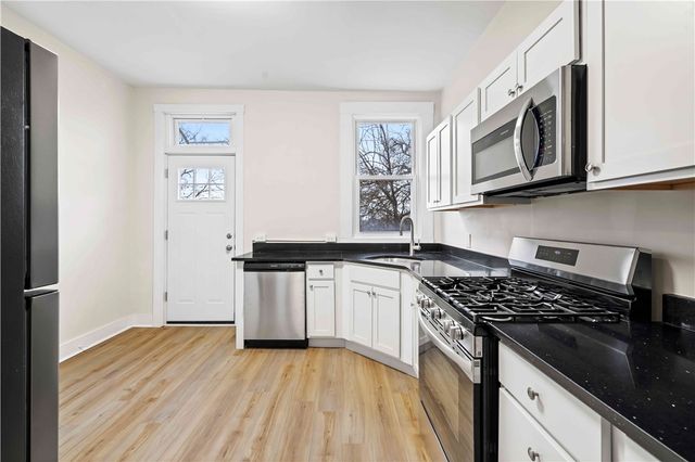 121 Hawkins, Perry Hilltop, PA 15214