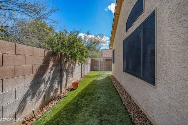 8698 N Joanna Drive, Tucson, AZ 85742