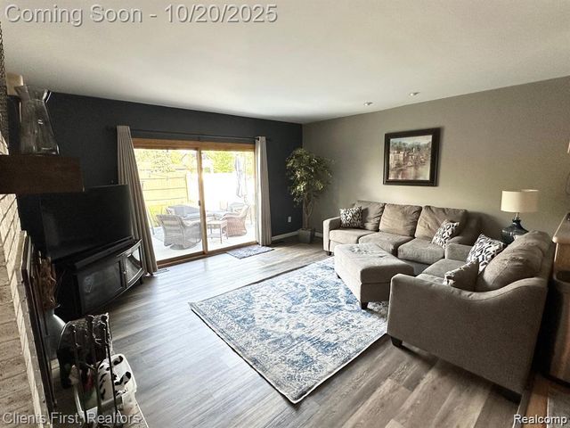 6700 Woonsocket Street, Canton, MI 48187