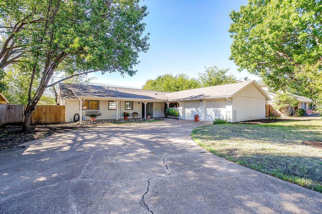 4621 Fawn Drive, Fort Worth, TX 76132