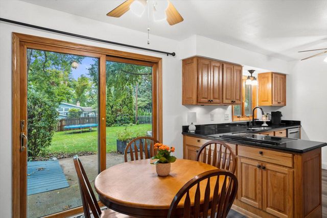 724 Lynne DRIVE, Waukesha, WI 53186