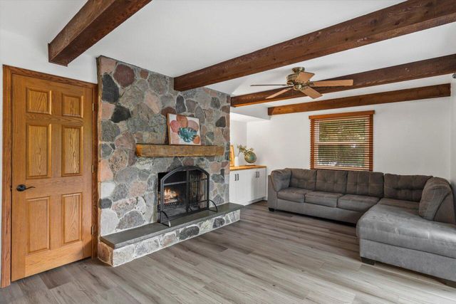 724 Lynne DRIVE, Waukesha, WI 53186