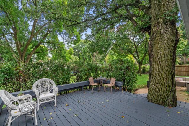 724 Lynne DRIVE, Waukesha, WI 53186