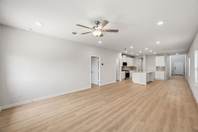 128 Rising Cedar Lane, Hockley, TX 77447