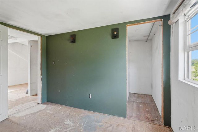 1533 Hilltop Lane, St Louis, MO 63138